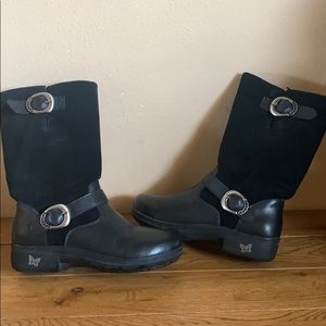 Alegria boots